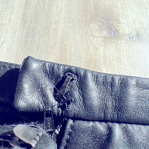 BCBG maxazria - Black real leather lined pencil skirt - Size 0 - Picture 11 of 13